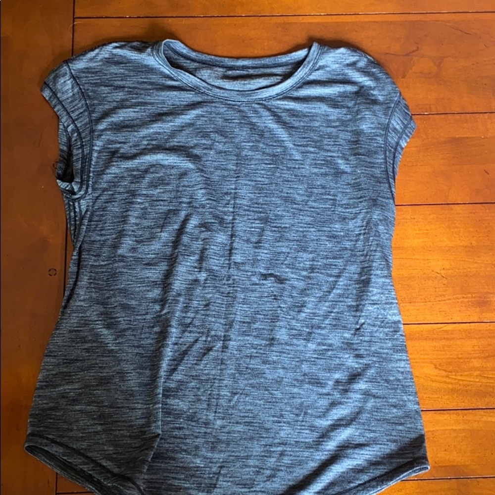 LULULEMON TOP